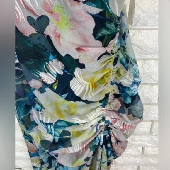 SAU LEE Frieda Dress Size 4 Floral Ruched Flowing Wedding Guest - Picture 7 of 7